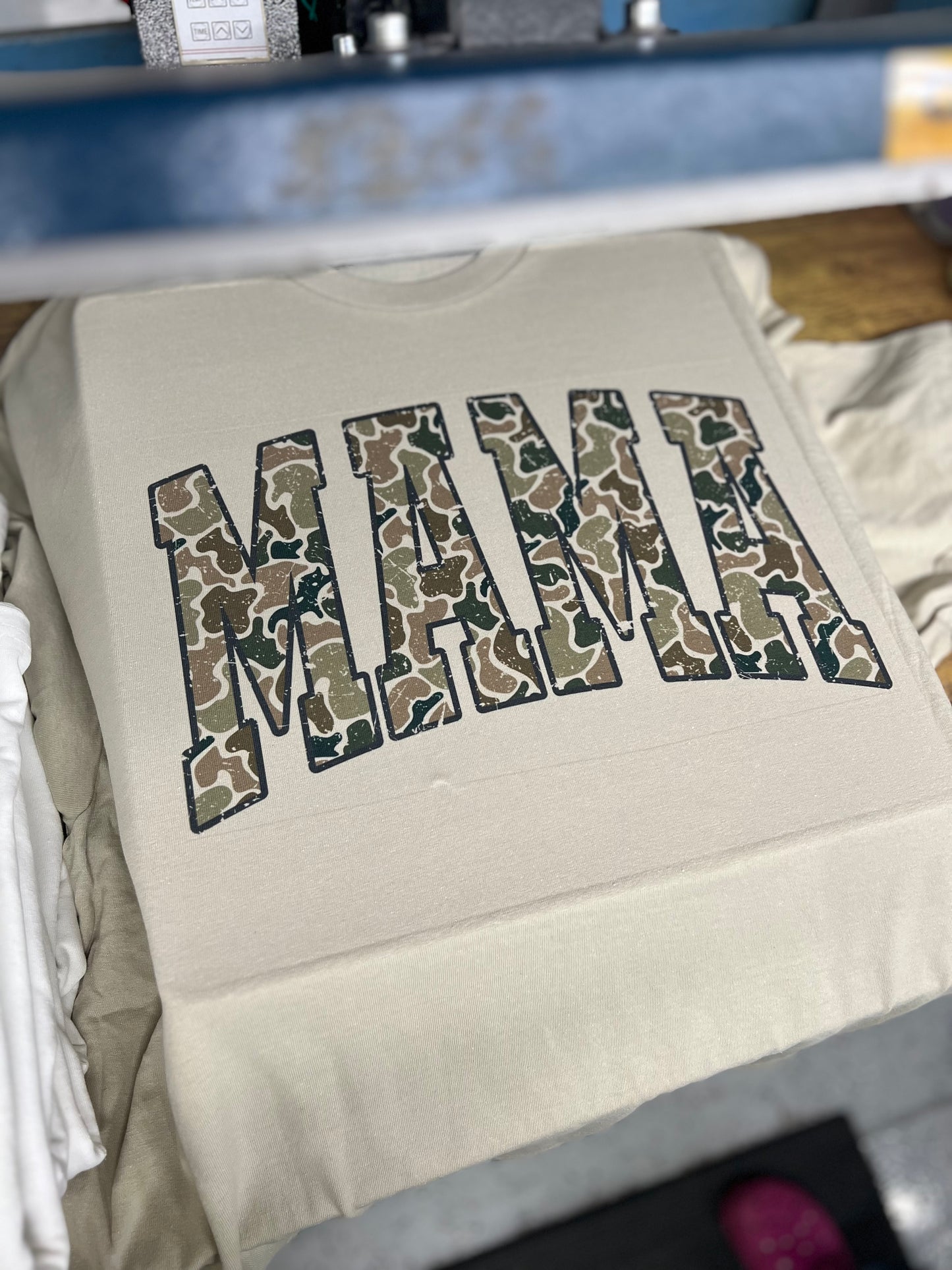 Camo mama tee