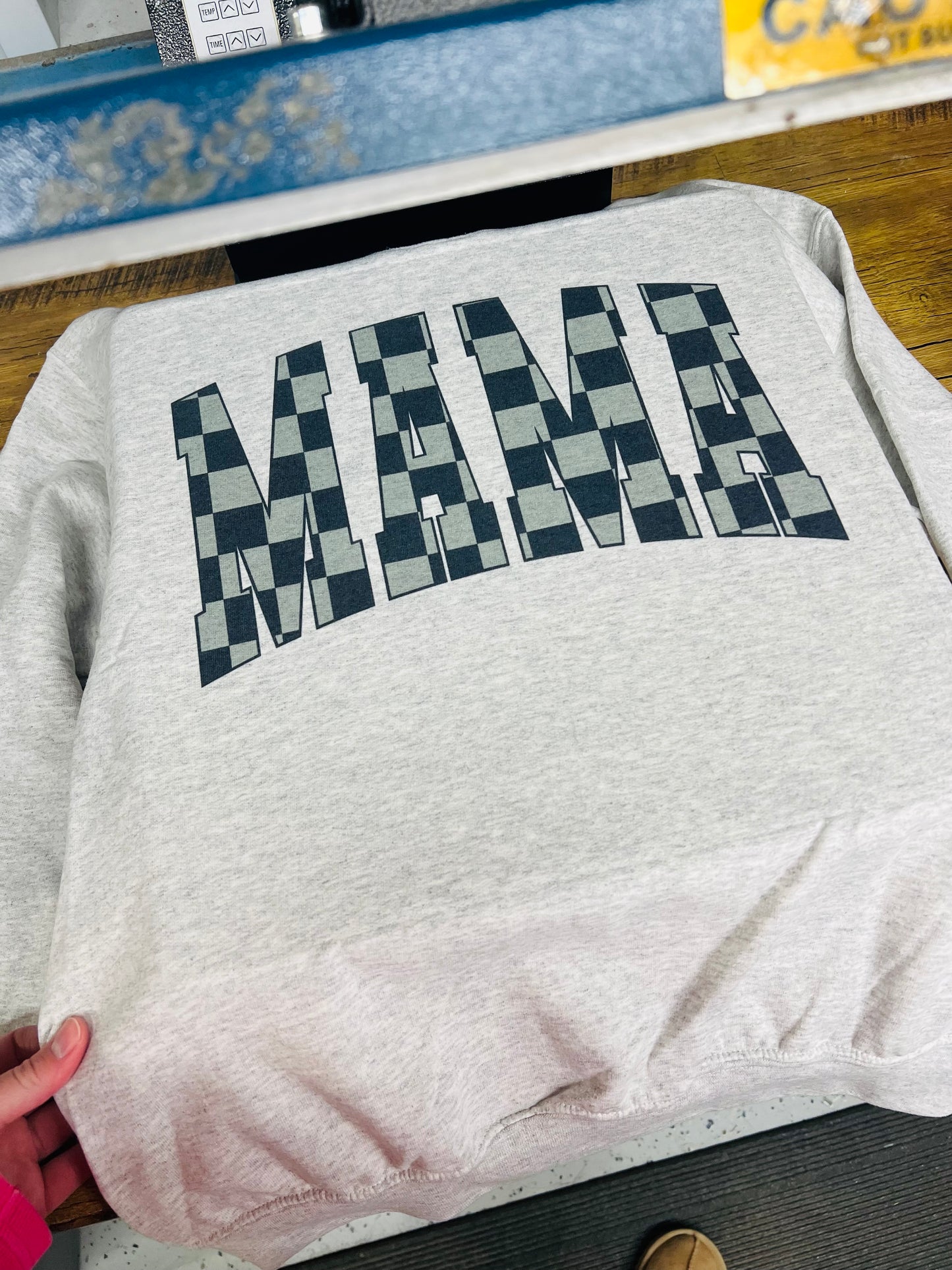Checkered mama crewneck