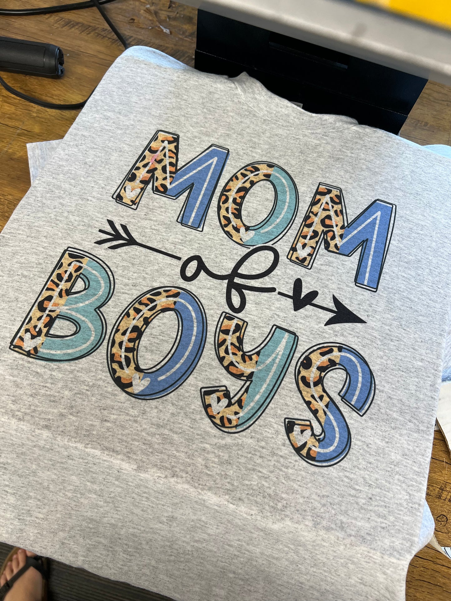 mom of boys tee