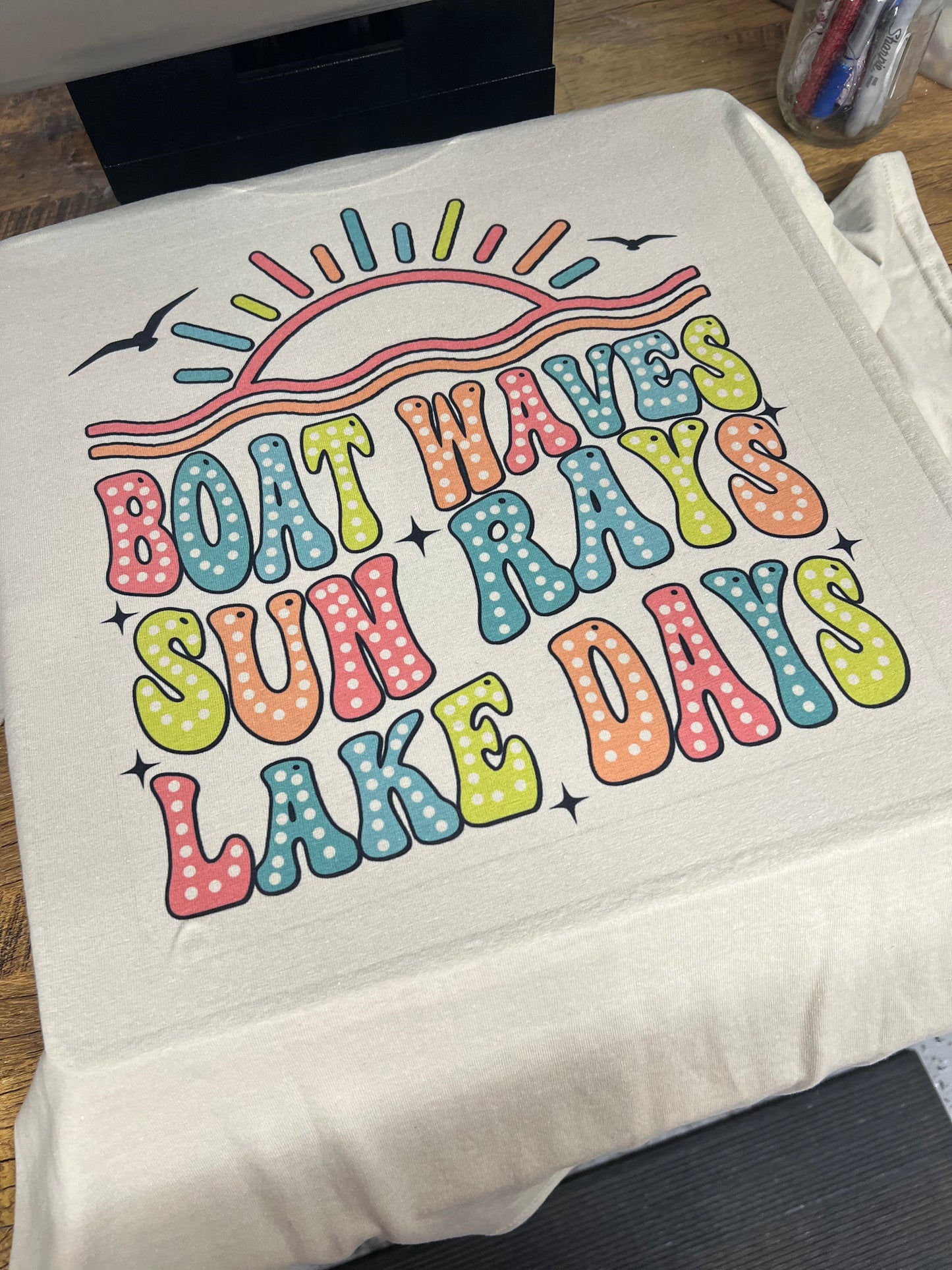 Boat waves tee with front pocket