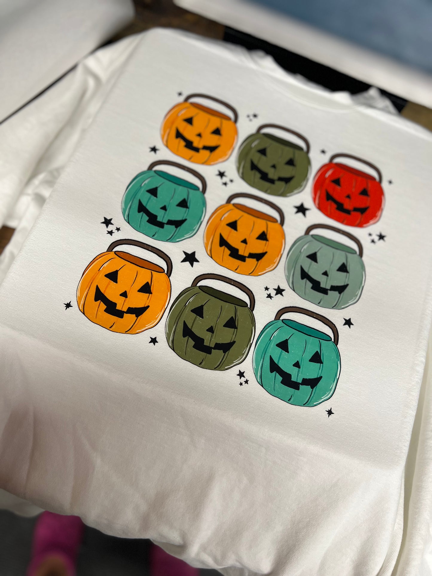 Pumpkin bucket crewneck-ash gray